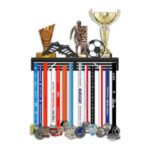 Trophäen- und Medaillenregal für Fußballer